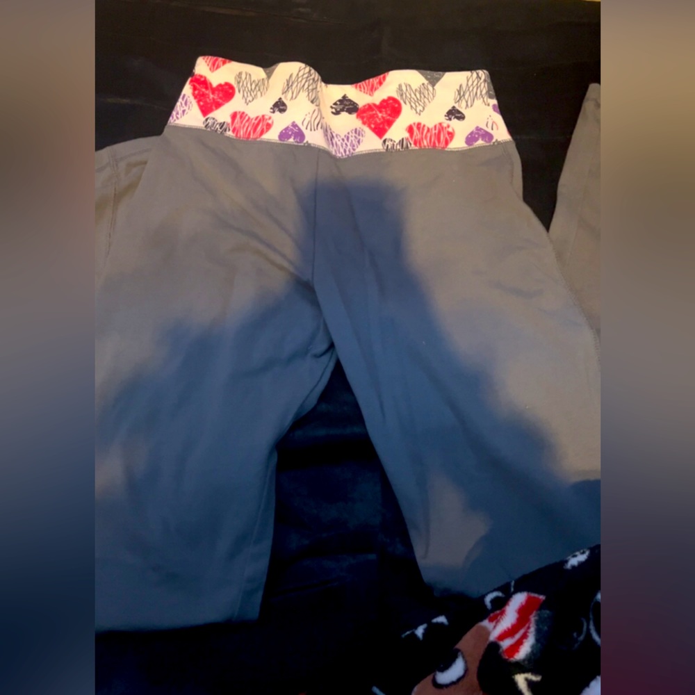 Grey detail yoga pants